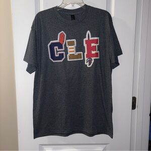 NWOT Men’s Gildan Gray Cleveland Pro Sports Teams Short Sleeve Tee Size: L